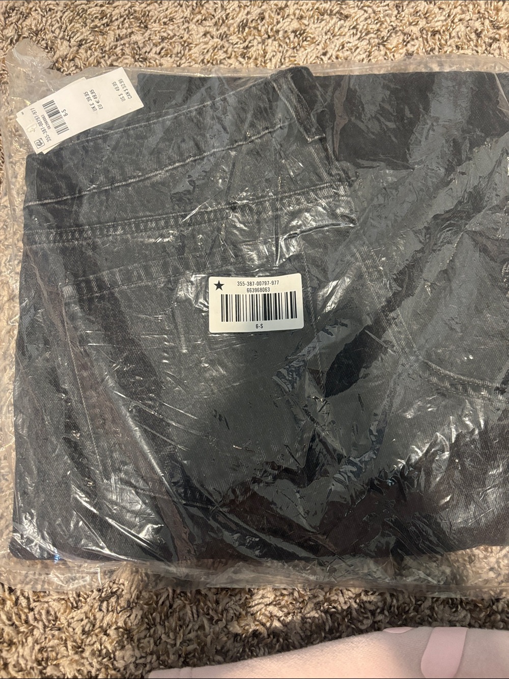 Womenโs Black Jeans - baggy low rise Fit